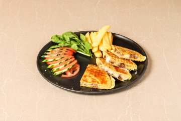 Kavurmalı Bazlama Tost